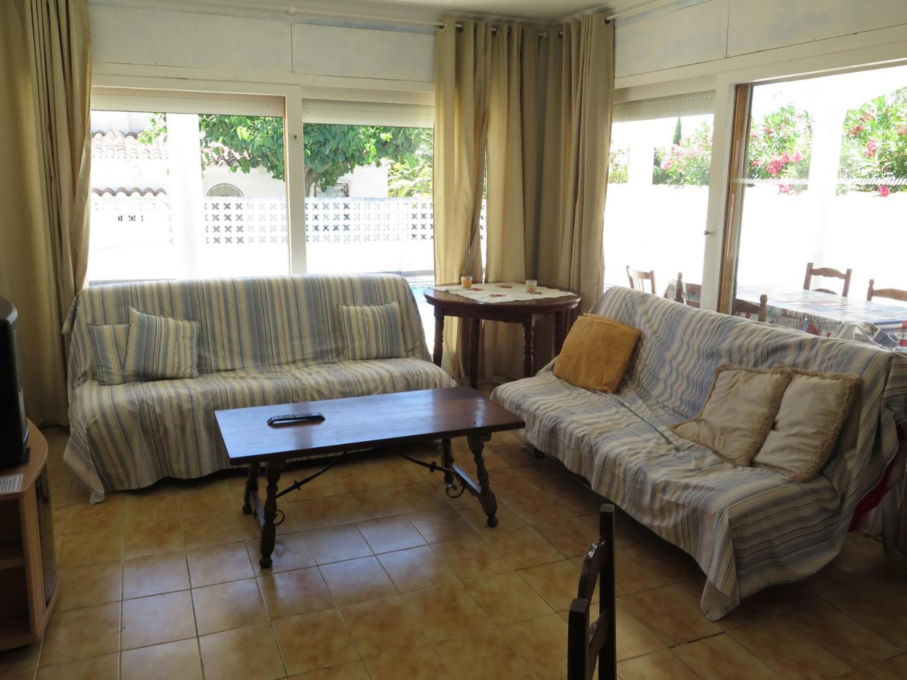 Ref Garr11 Villa Rosas